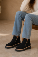 Women's square heel cushioned ankle boots in black
